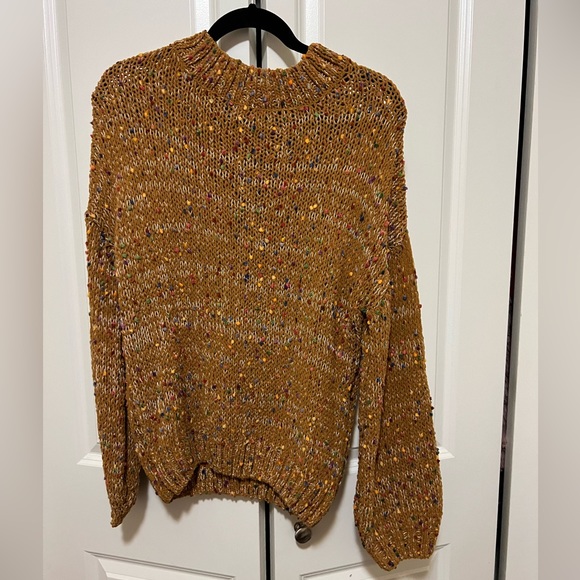 Lulus popcorn sweater. NWOT. - Picture 2 of 3